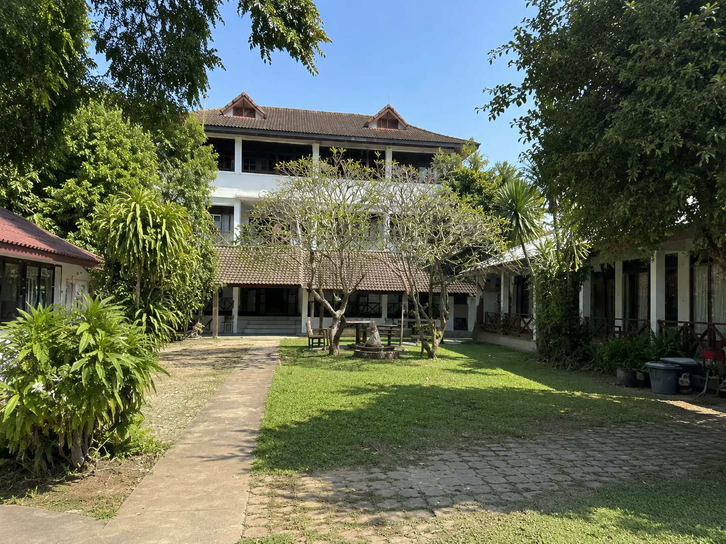 Thakhek Travel Lodge in Thakhek